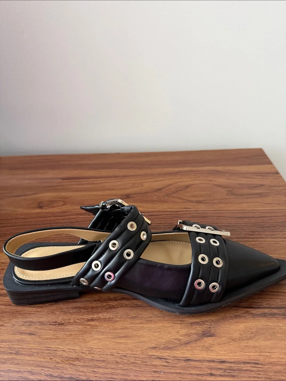Luomanli black faux